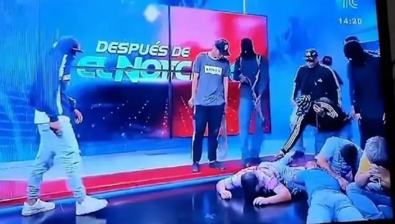 » 7、犯罪团伙暴动 厄瓜多尔全国动荡当地时间1月9日，厄瓜多尔宣布进入“内部武装冲突”状态