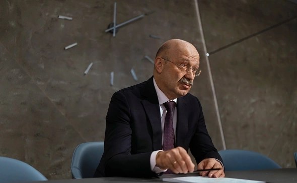 » 10. 俄前财长：俄国拿着印度卢比用不掉 是卢布暴跌的原因之一俄罗斯前财政部长米哈伊尔·扎多尔诺夫（Mikhail Zadornov）在《俄罗斯商业咨询报》上发表了一篇观点文章