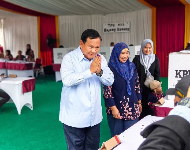 » 9. 苏哈托女婿宣称赢得印尼总统选举当地时间2月14日，印度尼西亚举行总统选举