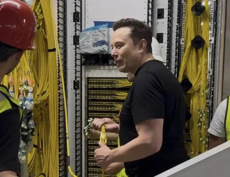 » 4. 马斯克筹集10万个英伟达H100 开始训练世界最强AI7月23日，马斯克在其社交媒体上宣布，旗下AI初创公司xAI已开始在位于田纳西州的所谓孟菲斯超级集群（training cluster）上进行训练，号称这是“全球最强大的AI训练集群”