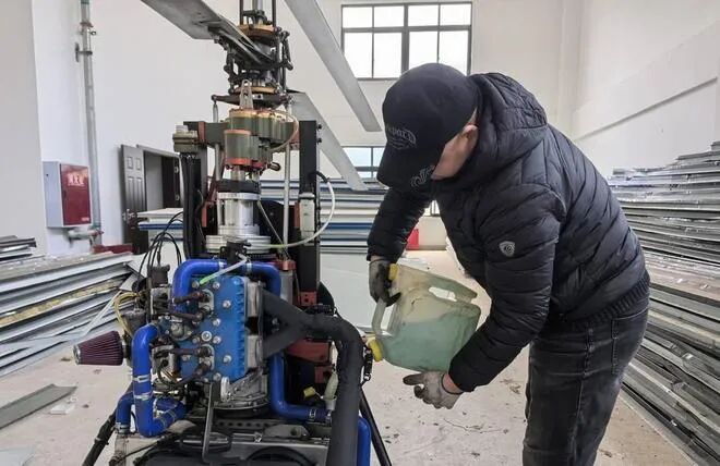 » 9、四川网红唐飞机自行改装飞机 直播时坠机身亡9月28日，四川剑阁县网红“唐飞机”驾驶超轻型飞机直播时不幸坠机身亡引发热议