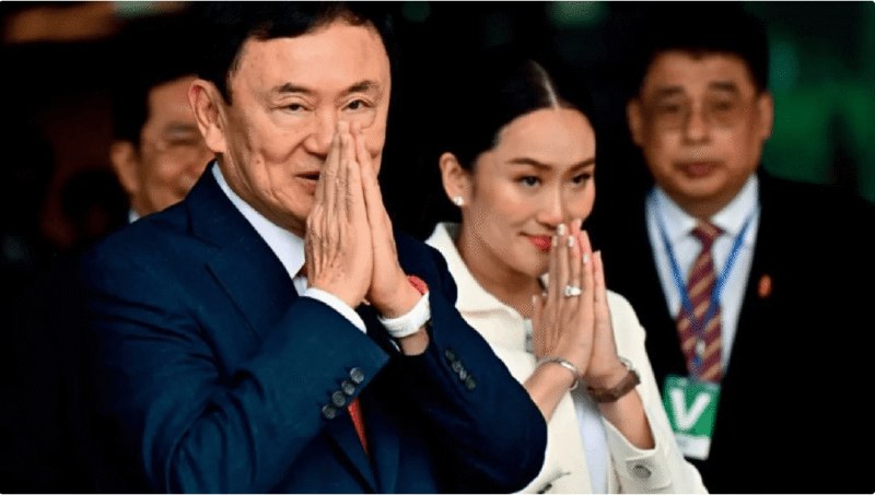 » 16、泰国前总理他信被特赦 刑期减轻至一年9月1日，泰国政府公报公布，国王玛哈·哇集拉隆功陛下特赦前总理他信·西那瓦，减轻其刑期至一年