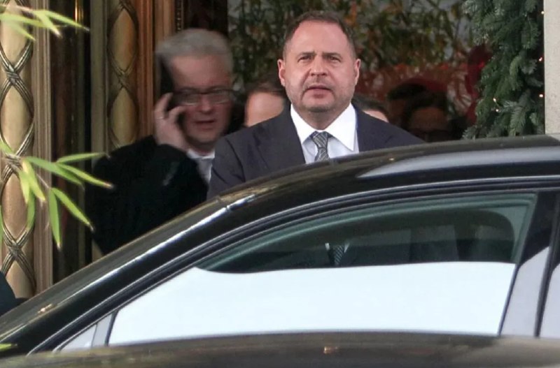 » 7、 乌克兰总统办公室主任被免职“我与总统同来，也将与总统同去