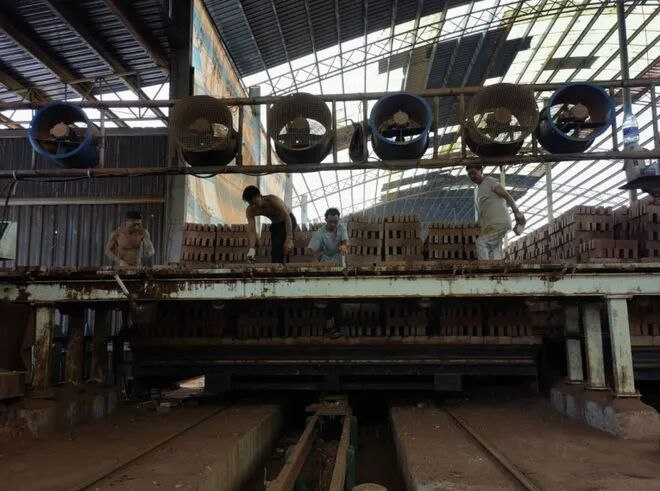 » 8、湖南又一砖厂涉嫌利用智障人员非法务工找到6名疑似智障人员9月8日21时许，群众报警称，祁阳市三口塘镇鸿鑫砖厂涉嫌存在利用智障人员非法务工情况，祁阳市公安局迅速出警处置，现场找到6名疑似智障人员，依法对工厂相关人员进行了控制