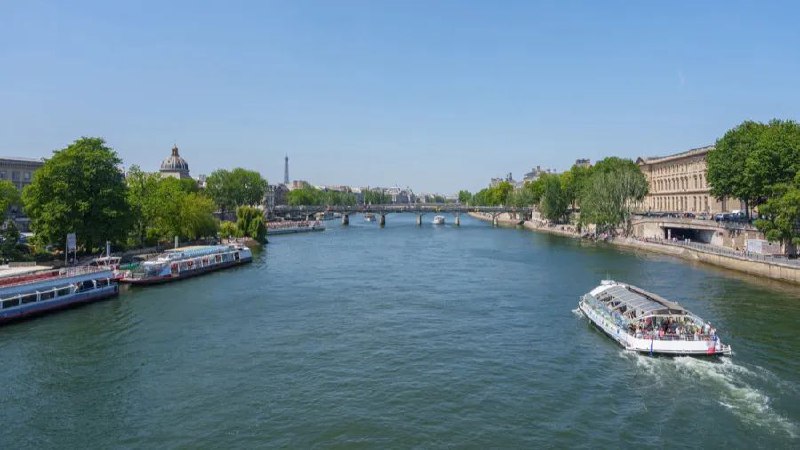 » 11. 法国体育部长已在塞纳河下水游泳7月13日报道，法国体育、奥运会和残奥会部长阿梅莉·乌代亚-卡斯泰拉和残奥会运动员亚历克西斯·昂坎康13日跃入塞纳河畅游，以证明塞纳河河水已准备就绪，此时距离2024年巴黎奥运会开幕仅13天