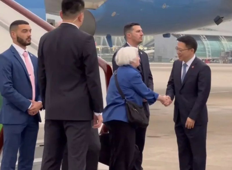 » 3、美国财政部长耶伦已到中国2024年4月4日下午，美财政部部长耶伦抵达广州，财政部副部长廖岷与耶伦握手并交谈