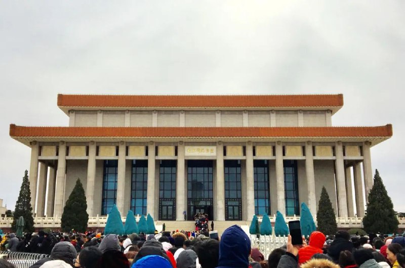 » 5、纪念毛泽东同志诞辰130周年，毛主席纪念堂开放时间调整2023年12月26日是毛泽东同志诞辰130周年纪念日