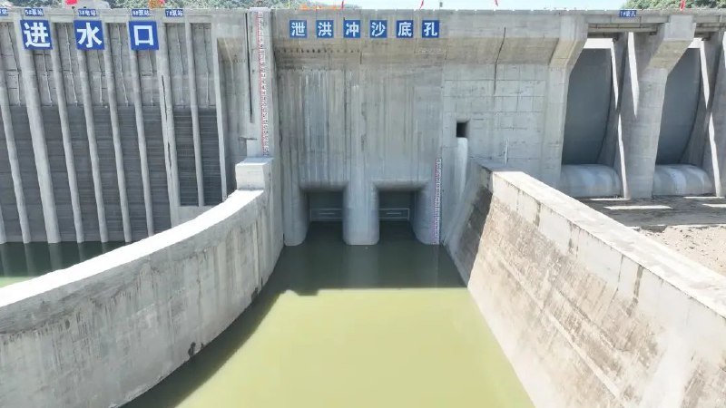 » 1. 引汉济渭先期通水，长江黄河关中“握手”历经十余年建设，国家重大水利工程——引汉济渭工程16日成功实现先期通水