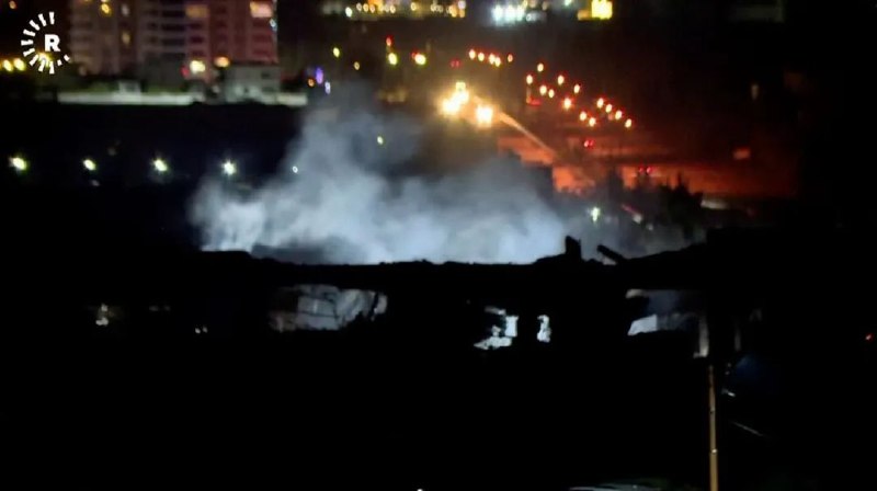 » 15、巴基斯坦外交部谴责伊朗越境打击行为1月17日，巴基斯坦外交部发布声明称，巴基斯坦强烈谴责伊朗无端侵犯其领空以及在巴基斯坦境内发动的袭击