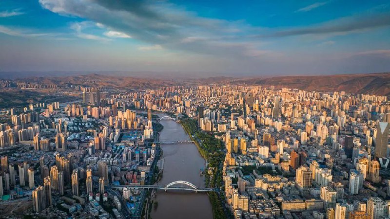 » 4、兰州新规：城市道路交付使用五年内不得挖掘据甘肃《兰州晚报》报道，12月21日，记者从兰州市人民代表大会常务委员会发布的公告中获悉，《兰州市市政设施管理条例》（简称《条例》）将于2024年3月1日起施行，此前的《兰州市市政工程设施管理办法》同时废止