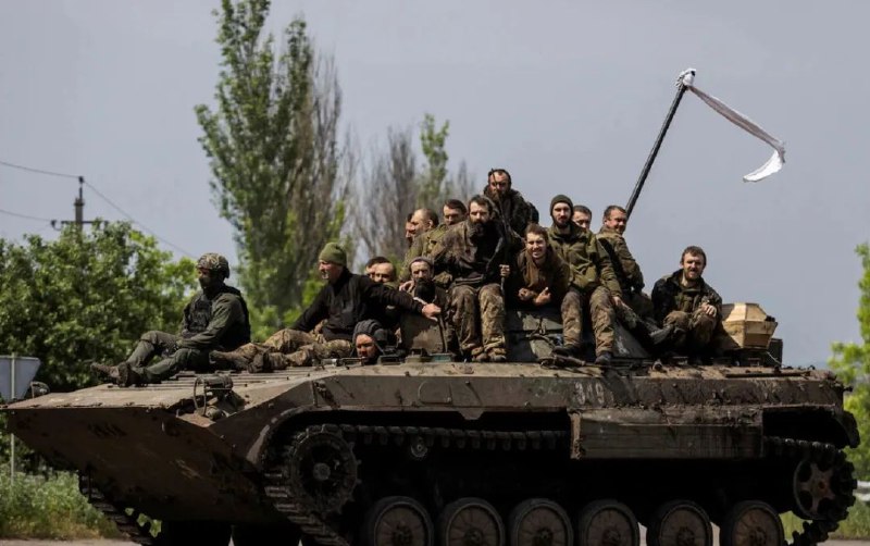 » 12、俄乌交换200名战俘1月31日，俄罗斯国防部发布公告称，经过谈判，195名有生命危险的俄罗斯军人从乌克兰控制区返回俄罗斯