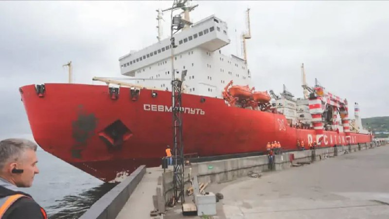 » 17. 俄唯一核动力破冰船起火俄罗斯紧急情况部驻摩尔曼斯克分支机构24日晚间称，俄罗斯唯一的核动力破冰运输船上发生的火灾已被迅速扑灭