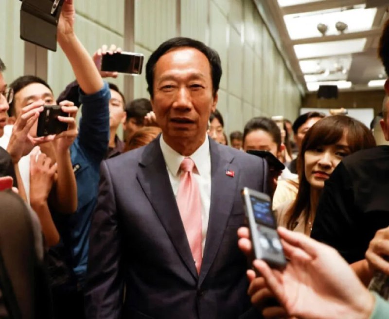 » 4.  “蓝白合”破局，侯友宜副手赵少康、柯文哲公布副手人选中国国民党24日上午举行中常会，会中宣布2024台湾地区领导人选举中国国民党参选人侯友宜副手人选为台资深媒体人赵少康