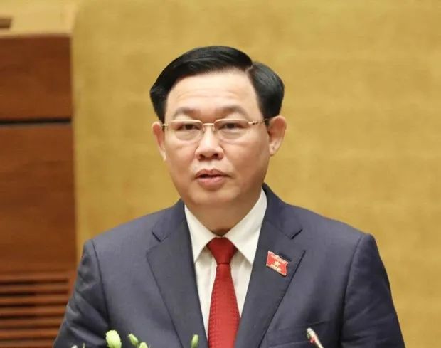 » 6. 越南国会主席、政治局委员王庭惠辞职据越通社报道，越南共产党第十三届中央委员会26日召开会议，同意王庭惠辞去越共中央政治局委员和越南国会主席职务