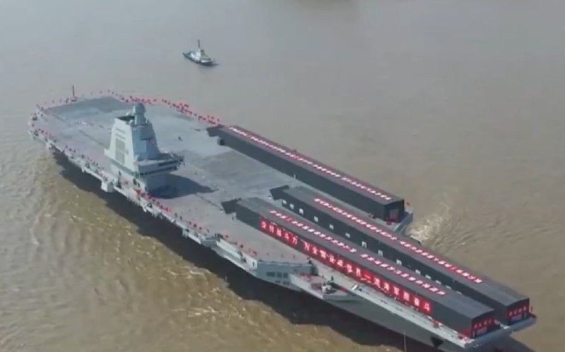 » 10. 我国第三艘航母福建舰正在开展系泊试验记者：据报道，中国第三艘航母福建舰已经开始对其电磁弹射系统进行“静载”发射测试，为近期将要进行的海试作准备，请问发言人有没有好消息宣布？吴谦：我国第三艘航母福建舰目前正在开展系泊试验，后续将按计划稳步推进建设项目