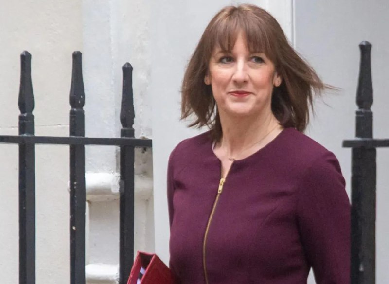 » 6、英国财政大臣：不急于与美国达成贸易协议英国财政大臣蕾切尔·里夫斯日前对英国媒体表示，英国不急于与美国政府达成贸易协议，而是致力于达成符合英国国家利益的协议，英国在食品标准、道路安全、网络安全等领域不会妥协