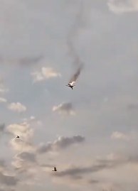 » 11. 乌克兰宣布首次击落俄罗斯远程轰炸机 距离边境300公里当地时间4月19日，俄罗斯一架战略轰炸机在斯塔夫罗波尔边疆区坠毁，飞行员弹射逃生，俄方暂时将坠机原因定为技术故障