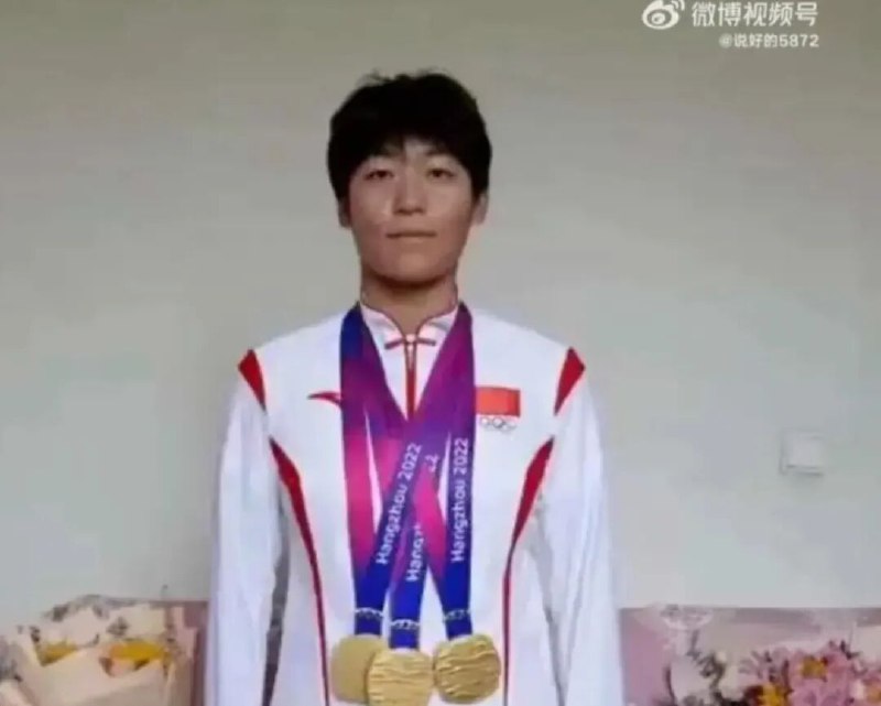 » 1、云南训练基地领导向运动员公开索要亚运会奖励  否则强制退役 more…近日，曾在2023年亚运会龙舟项目夺得3枚金牌的运动员王莉在社交平台公开发视频举报，称云南松茂体育训练基地主任兼皮划艇队主教练范某某，“向她索要15万元比赛奖金”