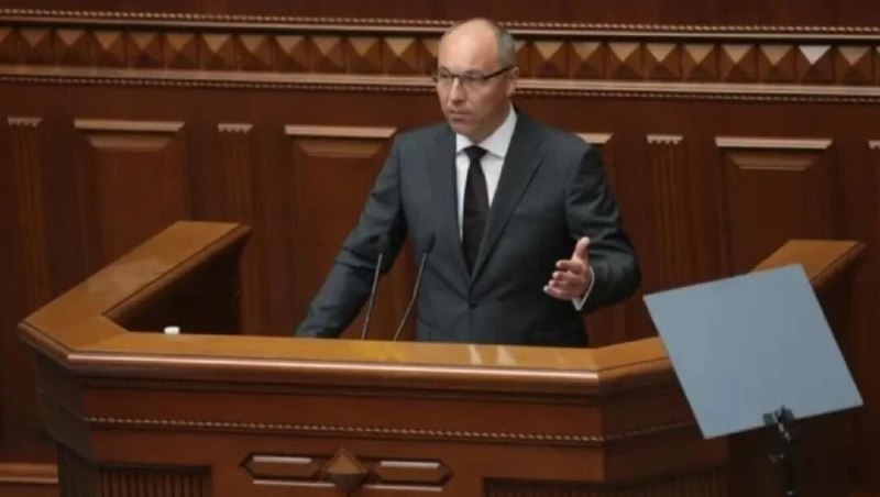 » 4、乌克兰议会前议长被枪杀  枪手伪装快递员8月30日，乌克兰最高拉达（议会）前议长安德烈·帕鲁比在利沃夫遭枪击身亡