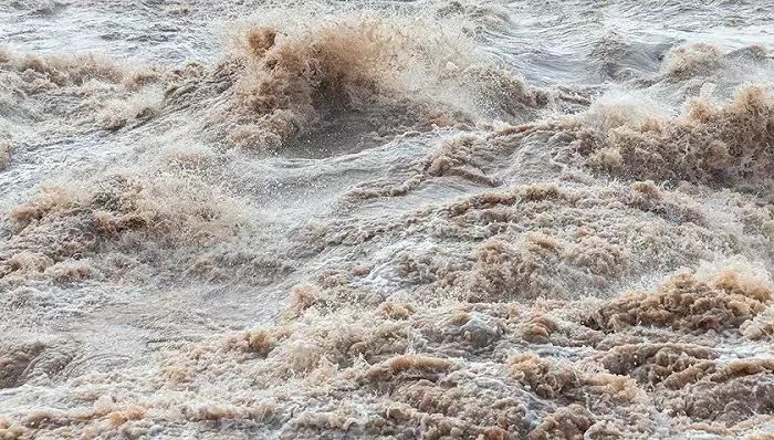 » 7. 四川金阳洪灾致4死48失联，5人涉嫌不报谎报安全事故罪被刑拘经排查梳理，灾害发生时项目工地内有201人，其中149人脱险，4人遇难、48人失联