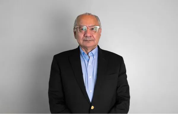 » 3. 美国前驻外大使认罪，为古巴服务40年据埃菲社2月29日报道，美国前大使维克托·曼努埃尔·罗查被指控多项与欺诈和为古巴从事间谍活动长达40年有关的罪行