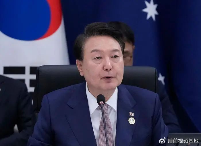 » 3、韩国法院对尹锡悦发布逮捕令12月31日，韩国法院当天以涉嫌内乱为由，批准了对尹锡悦的逮捕令
