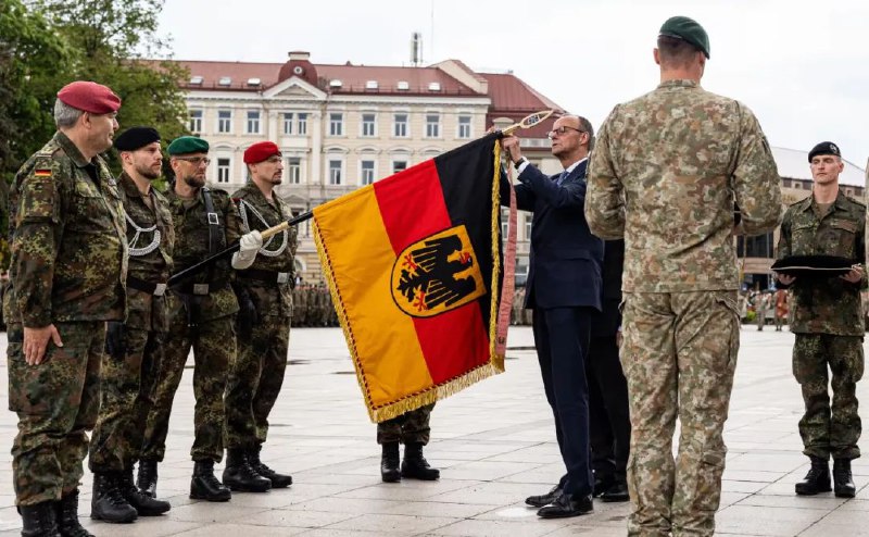 » 1、德国在立陶宛驻军 二战后首次出国驻扎当地时间5月22日，德国联邦国防军向立陶宛部署常驻军队的启动仪式在立陶宛首都维尔纽斯举行