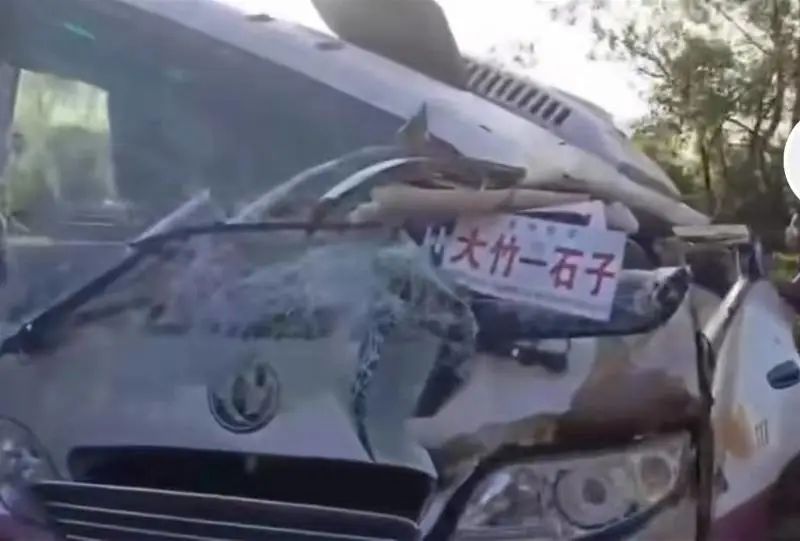 » 11. 四川达州交通事故致5死16伤，省安委会挂牌督办9月7日，达州市大竹县发生一起客车与货车相撞的交通事故，造成5人死亡，16人受伤