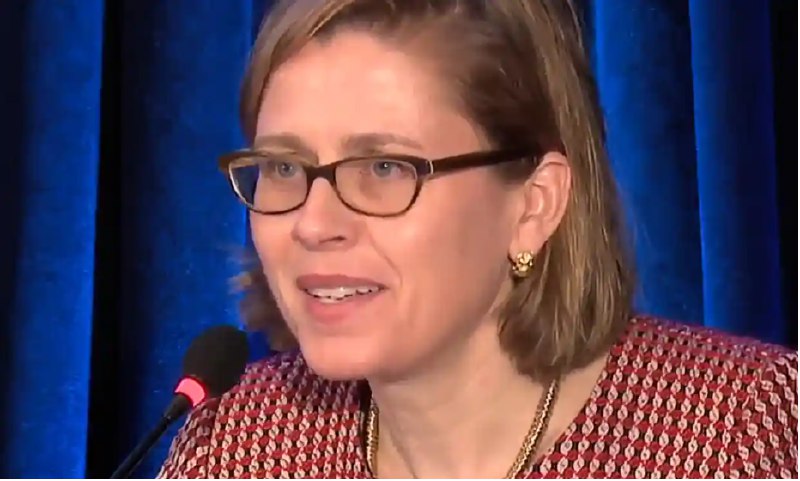 » 15. 美籍教授将任欧盟反垄断要职 马克龙严厉抨击欧委会决定欧盟委员会上周宣布，已任命美国前总统奥巴马政府的反垄断官员、耶鲁大学经济学教授菲奥娜·斯科特·莫顿，担任欧盟竞争总司首席经济学家，她将参与对美国企业的监管