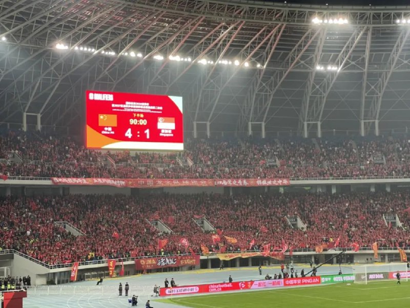 » 7、国足4比1主场击败新加坡3月26日晚，在世预赛亚洲区36强赛第4轮争夺中，主场作战的中国男足国家队以4比1击败新加坡队