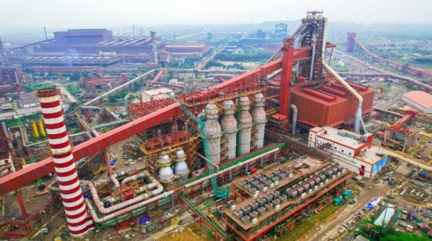 » 1. 中国五矿集团新建世界最大高炉 在印度投产近日，由中国五矿所属中冶赛迪设计并承担核心设备成套建设的世界新建最大高炉——印度塔塔Kalinganagar (KPO)钢厂2号高炉投产并顺利出铁