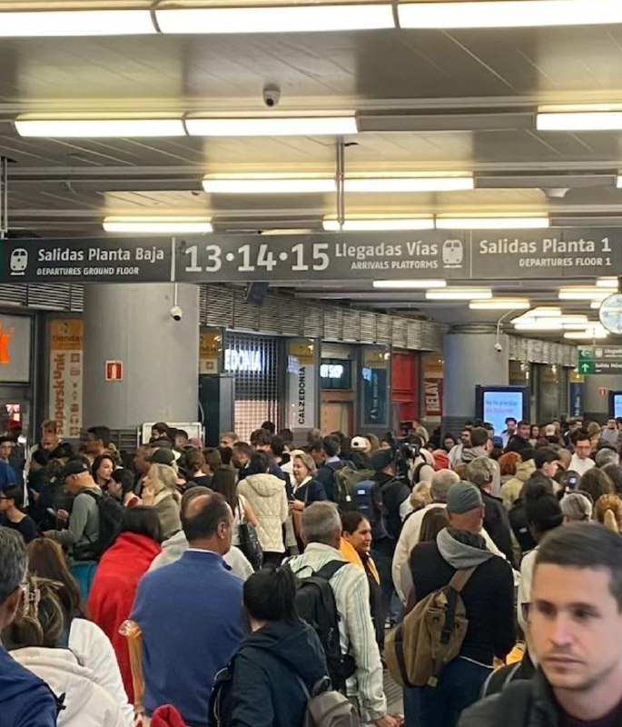 » 3. 西班牙葡萄牙全面停电近一天，原因暂不明确4 月 29 日消息，西班牙和葡萄牙出现了全面停电的情况，且停电时间将近一天