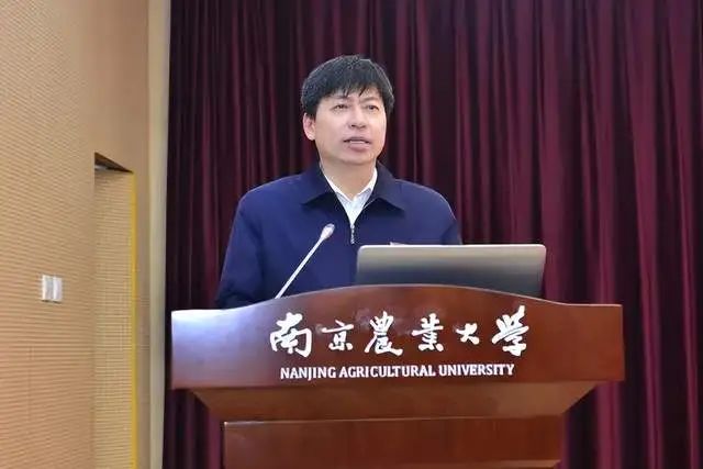 » 6. 南京农业大学党委书记陈利根倒台中央纪委国家监委网站7月3日通报，据中央纪委国家监委驻教育部纪检监察组、江苏省纪委监委消息：南京农业大学原党委书记陈利根涉嫌严重违纪违法，目前正在接受中央纪委国家监委驻教育部纪检监察组和江苏省监委纪律审查和监察调查