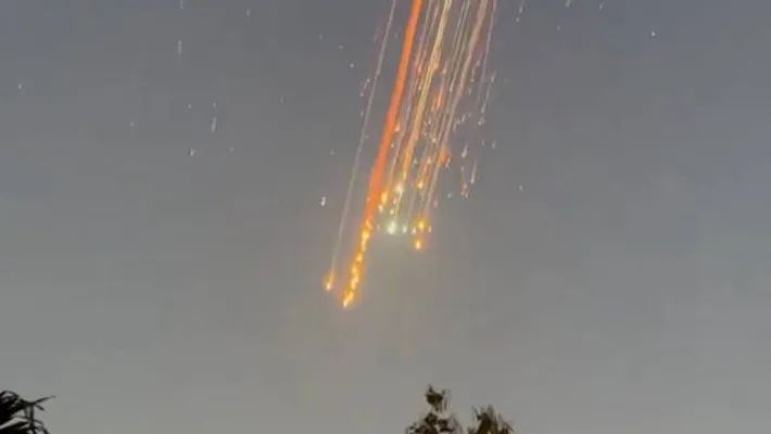 » 5、 星舰第七次试飞  上面级爆炸 助推器再次成功回收美国太空探索技术公司新一代重型运载火箭“星舰”16日实施第七次试飞