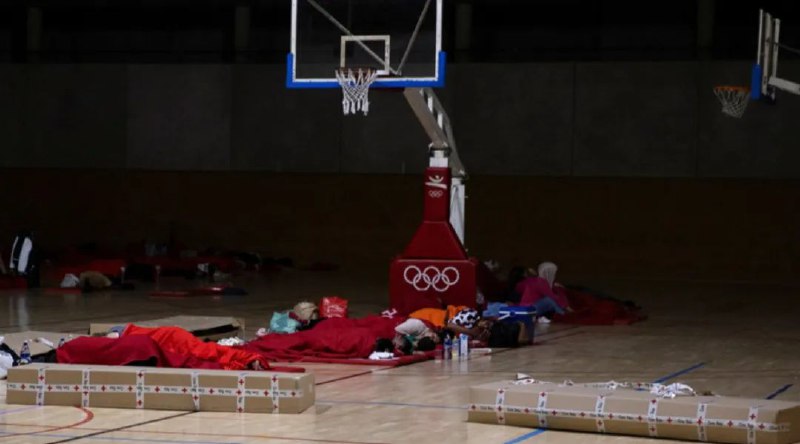 » 12、西班牙公布4月西葡大停电原因 没有及时启动更多火电站西班牙政府17日发布报告说，4月28日西班牙和葡萄牙大范围停电是由于电压激增、但电网和电厂等有关运营商未能有效应对引发的连锁反应