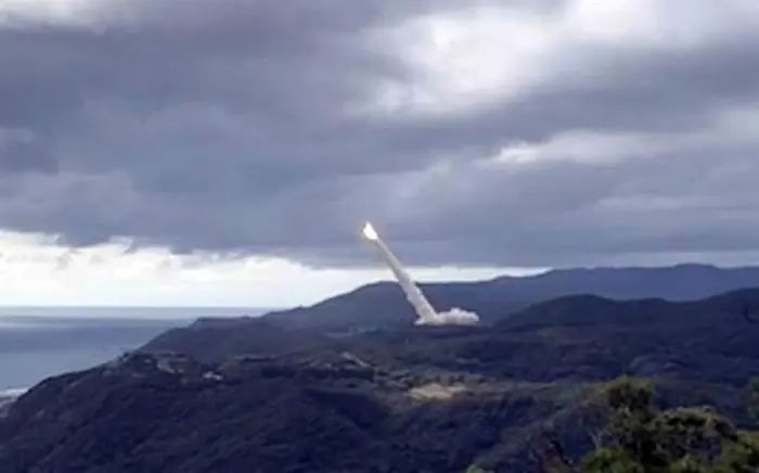 » 13、台湾九鹏导弹基地发生爆炸 4人受伤3日上午，屏东县满州乡“中山科学研究院”九鹏导弹基地传出爆炸意外，总共造成4人受伤，其中2人伤势严重，分别为全身85%、50%烧烫伤，意识清楚，目前送往医院抢救中