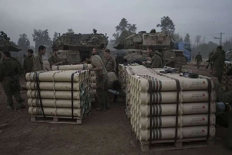 » 4. 美国暂停向以色列运送弹药据美国Axios新闻网5月5日报道，两名以色列官员日前透露，美国政府已在上周暂停向以色列运送美国制造的弹药