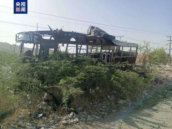 » 8、巴基斯坦俾路支省客车被炸弹袭击，至少5死38伤据总台记者消息，5月21日，巴基斯坦俾路支省胡兹达尔地区一辆载有学生的校车在前往学校的路上发生爆炸，造成5名儿童死亡，38人受伤