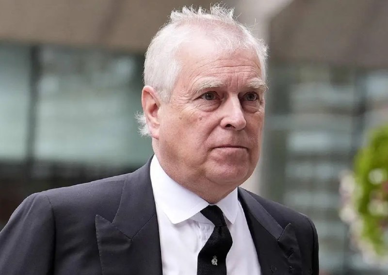 » 5、 英国国王正式剥夺安德鲁王子的王室身份据新华社报道，英国王室30日发表声明称，英国国王查尔斯三世已正式启动程序剥夺安德鲁王子的尊号、头衔及荣誉，并已通知其搬离王室住所