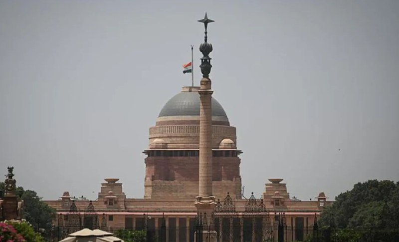 » 2、因克什米尔恐怖袭击，印度强硬指责巴基斯坦当地时间4月23日晚间，作为对22日印控克什米尔恐怖袭击事件的回应，印度针对巴基斯坦宣布采取一系列外交和战略反制措施