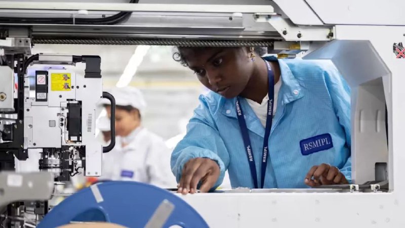 » 9. 苹果印度扩产关键点：首次几乎与中国同时生产iPhone新型号下一代iPhone已开始在印度泰米尔纳德邦的富士康工厂生产，这是印度首次几乎与中国同时生产最新的iPhone机型