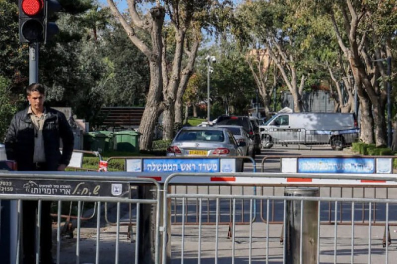 » 9、 黎巴嫩无人机袭击以色列总理住宅总台记者当地时间19日获悉，以色列总理内塔尼亚胡发言人的声明称，当天一架从黎巴嫩发射的无人机袭击了内塔尼亚胡在以色列凯撒利亚地区的住所