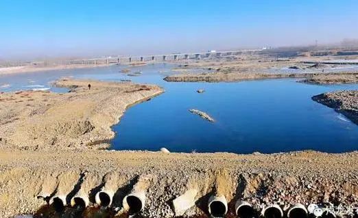 » 2. 秦皇岛水库翻船事故 至少12人死据河北秦皇岛卢龙县人民政府消息，13日下午2时30分左右，卢龙县刘家营乡桃林口村发生一起船只侧翻导致人员落水事故