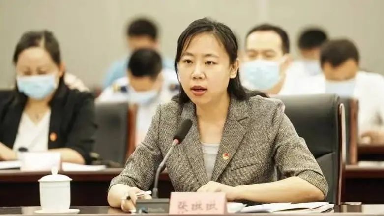 » 2. 红码事件负责人张琳琳被重用，任郑州文旅广电局长8月5日，河南《郑州日报》第2版刊发了一篇题为《让城市品牌擦得更亮 叫得更响 传得更开——访市文化广电和旅游局党组书记张琳琳》的文章