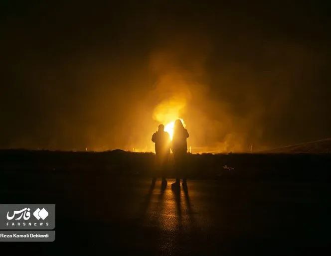 » 13、以色列破坏伊朗境内两条天然气管道《纽约时报》2月16日报道，两名西方官员和一名伊朗革命卫队的军事战略策划人士说，以色列本周秘密袭击了伊朗境内两条重要的天然气管道，导致伊朗数个省份用于取暖和做饭的天然气供应中断，受影响人口达数百万