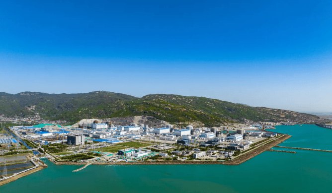 » 6. 连云港田湾核电站建成中国首个工业供汽装置 为石化工业供热6月19日，我国首个工业用途核能供汽项目——“和气一号”项目在中核集团旗下中国核电投资控股的田湾核电基地正式建成投产