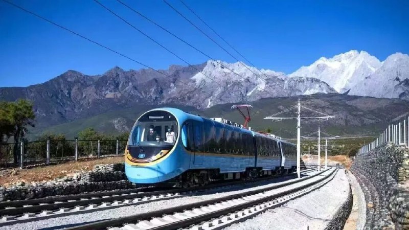 » 6、丽江观光火车客流量只有预期5.5% 下个月停运2026年1月15日，运营该项目的丽江雪山轨道交通有限公司发文件称，由于开通至今丽江观光火车项目客流量和运营收入极低，项目持续处于严重亏损状态，经我公司研究决定：于2026年2月12日起暂停运营服务，后续复运时间另行通知