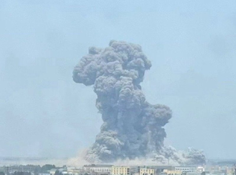 » 2、山东潍坊高密一化工厂发生爆炸，至少11人未生还5月27日11时57分左右，山东高密友道化学有限公司一车间发生爆炸事故