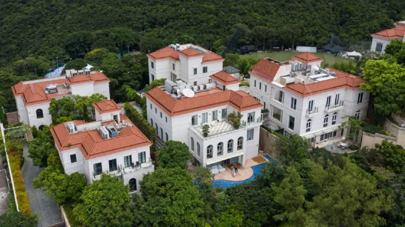 » 1. 许家印香港豪宅5.3折出售许家印在香港曾持有的一套豪宅，在放售一年多以后，最终以估值的半价被出售