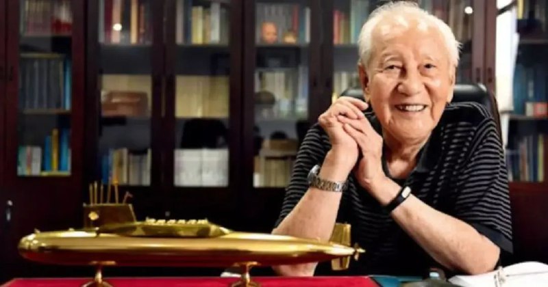 » 4. 中国第一代核潜艇总设计师黄旭华逝世2月7日，黄旭华同志治丧工作委员会发布讣告，中国共产党优秀党员，中国工程院院士，共和国勋章、国家最高科学技术奖获得者，全国道德模范，中国第一代核潜艇工程总设计师，中国船舶集团有限公司第七一九研究所原所长、党委书记(代理)、名誉所长黄旭华同志，因病医治无效，于2025年2月6日20时30分在湖北武汉逝世，享年99岁